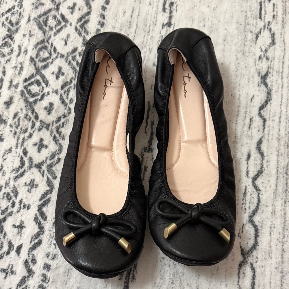 Me Too Black Leather Flats with Bow